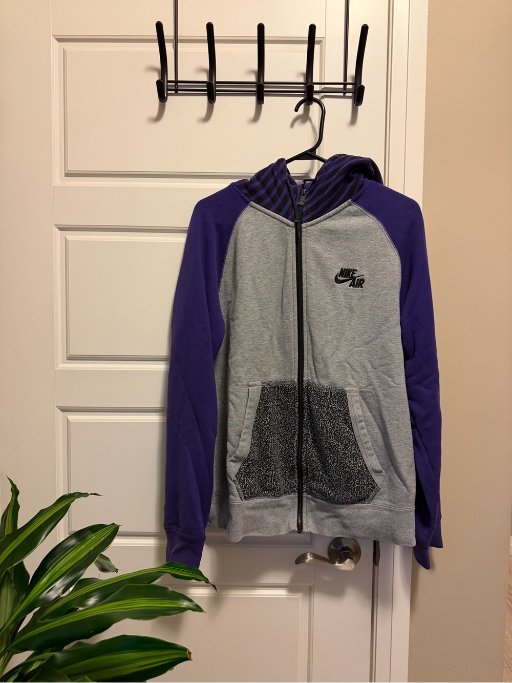 Men’s Vintage Nike Jordan 3 Gray and Purple Full-Zip Utility Jacket